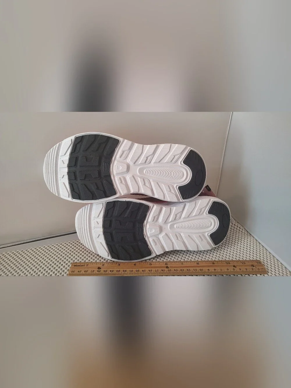 Avia Women’s Size 7 Jumbo Sneakers Pink NWT